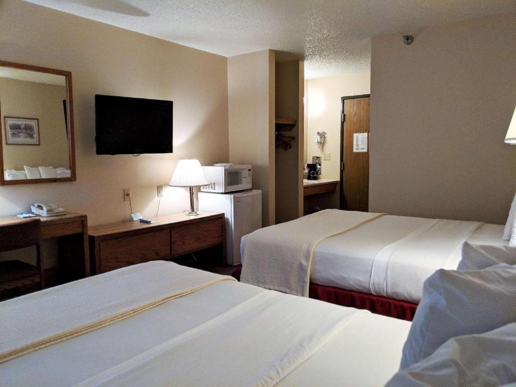 Americas Best Value Inn Torrington Exterior photo
