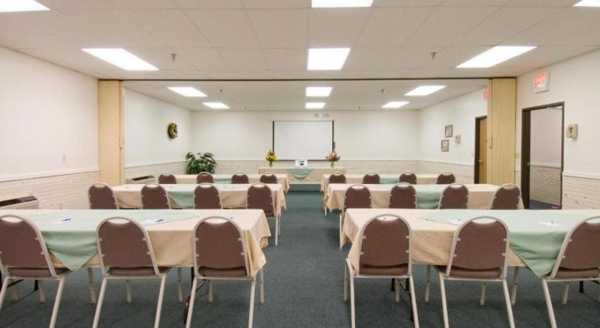 Americas Best Value Inn Torrington Exterior photo