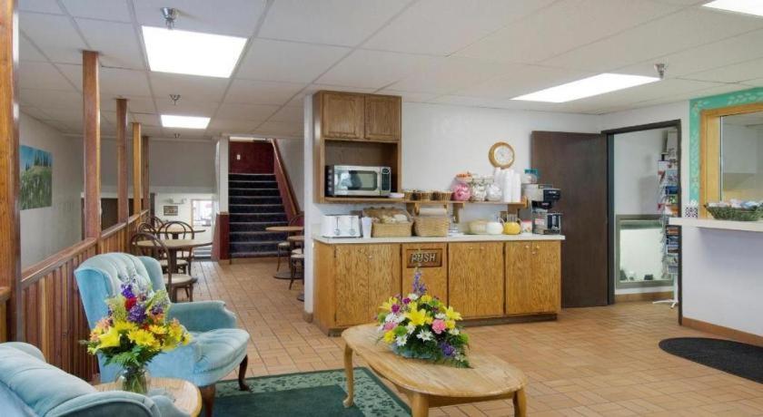 Americas Best Value Inn Torrington Exterior photo