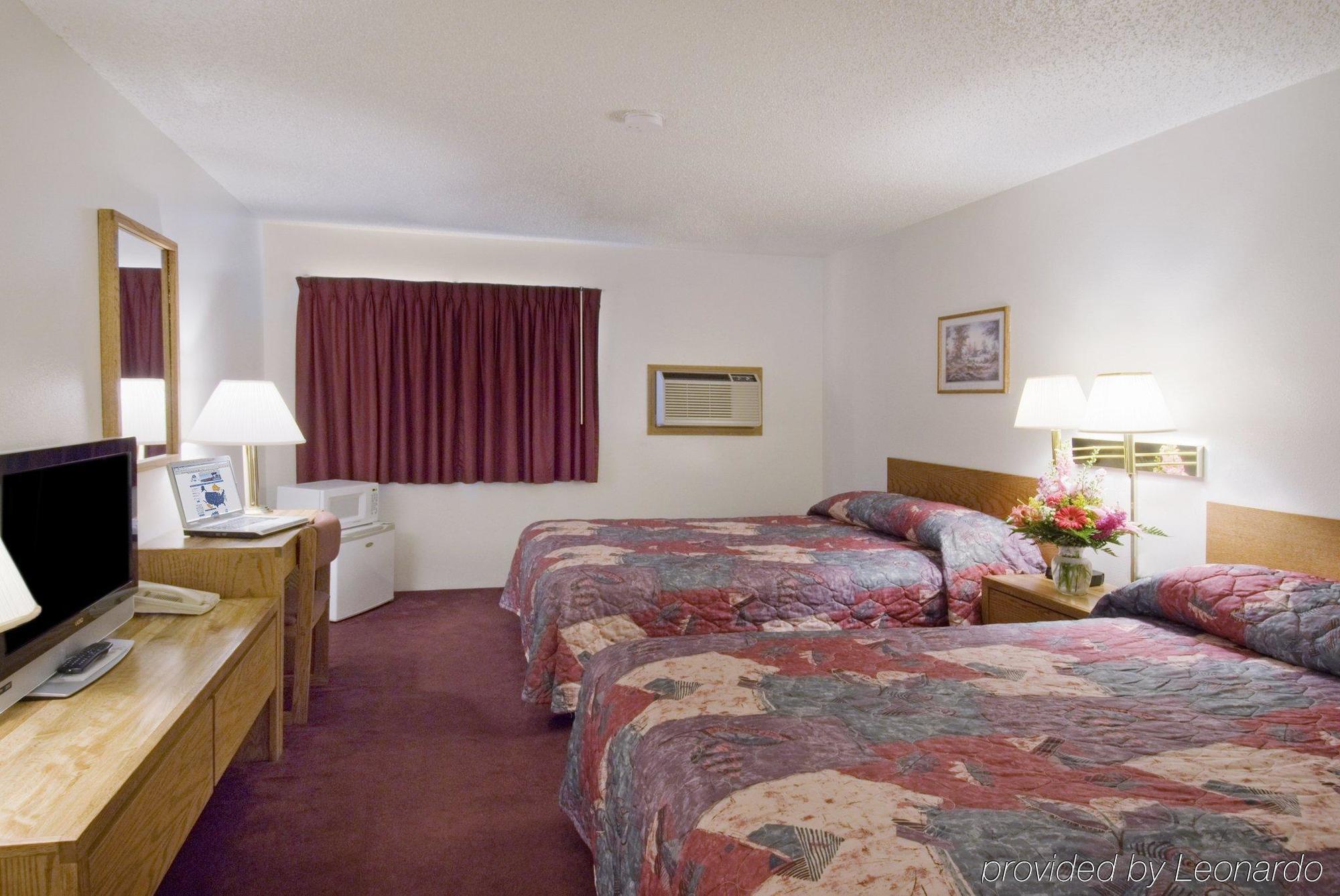 Americas Best Value Inn Torrington Room photo