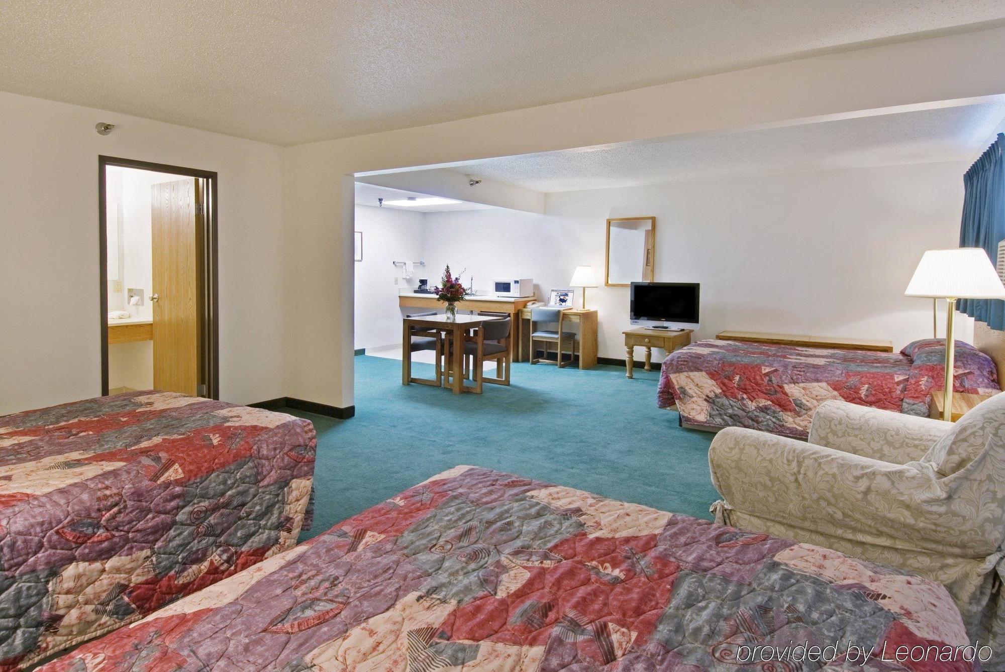 Americas Best Value Inn Torrington Room photo